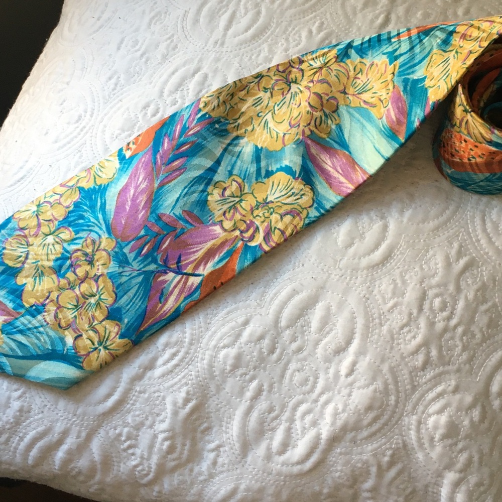 Charleston Tie Rack - Picture 2 of 7